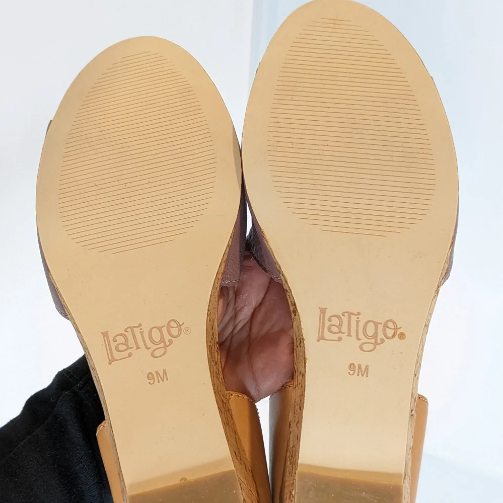NWOT Latigo leather sandals